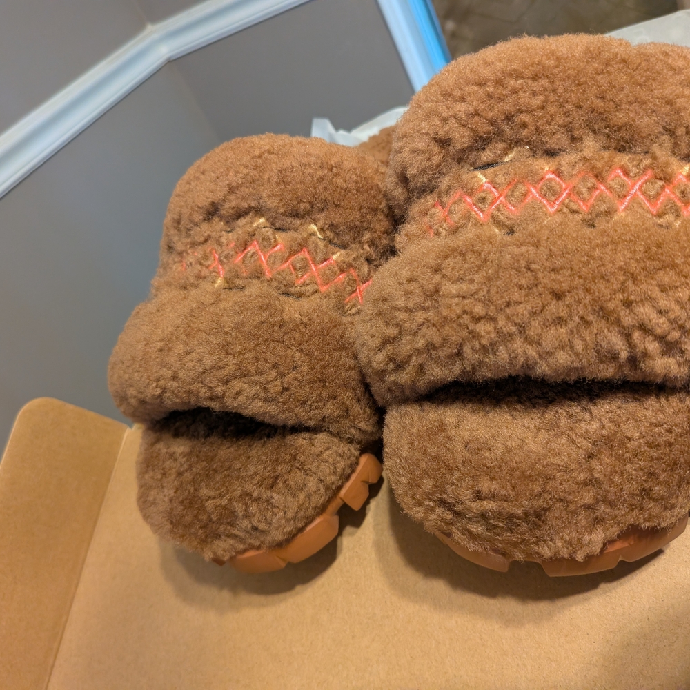 UGG Women's Tan Slippers with Orange Accents - Picture 4 of 6